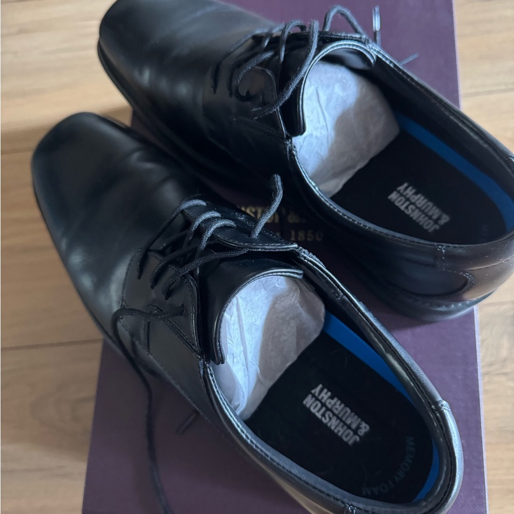 Johnston & Murphy men’s Classic Black Oxfords